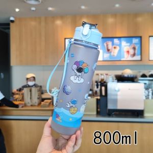 YONUO แก้วน้ำพลาสติกฟางการ์ตูนนักบินอวกาศสำหรับท่องเที่ยวกลางแจ้งดีไซน์แบบปิดผนึกกันรั่ว