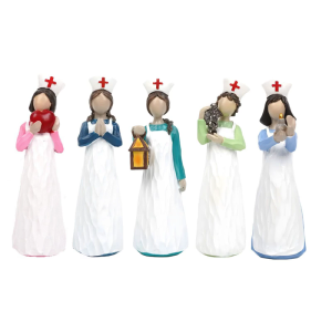 รูปปั้นพยาบาลศิลปะพร้อมโคมไฟสัญลักษณ์รูปหัวใจสำหรับการดูแลสุขภาพความชื่นชมวันขอบคุณพระเจ้าของขวัญสำหรับวันพยาบาล