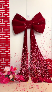 Lớn màu đỏ/hồng plushie nơ to Tie cho đám cưới và phông nền trang trí tiệc trang trí với vibranted màu sắc và kết cấu mềm