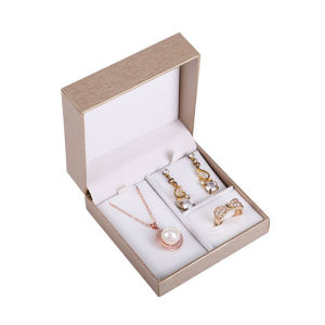 Straight Edge Faux Leather Jewelry Box Ring and Pendant Storage Set