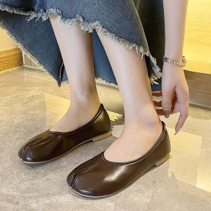 Korean-Style WomenS Split-Toe Shallow Slip-On Shoes 2025 Versatile Pig-Trotter Granny Flat Loafers