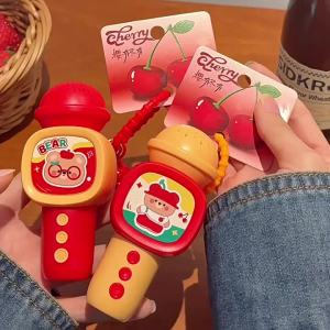 เครื่องบันทึกเสียงน่ารักสร้างสรรค์พวงกุญแจไมโครโฟนจี้คู่เพื่อนรักสนุกจี้ประดับเครื่องประดับไมโครโฟนขนาดเล็ก