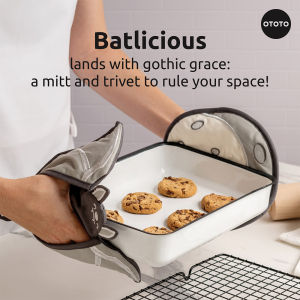 OTOTO Batlicious - Oven Mitt and Trivet Set