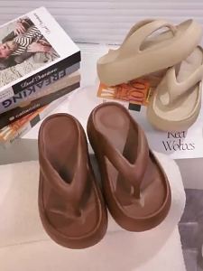 Thick-Soled Flip-Flops For Women Fashionable Summer Outdoor Wear Height-Increasing Wedge Beach Sandals For Ladies