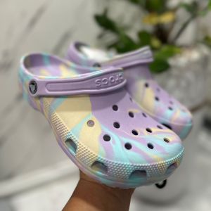 Crocs Classic Clog 5สี/Buy1pair Get free 2 Jibbitzs=50฿/ รองเท้าหัวโตใส่ได้ทั้งผู้ชายและผู้หญิง รองเท้าแตะที่เบาและนี่มใส่สบายใส่สวยที่คนรุ่นไหม่นิยมใส่กัน