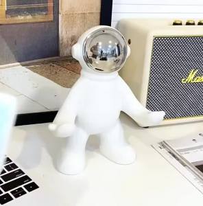 Astronaut Modeling LED Clock Alarm Clock Temperature Meter Home Office Desktop Decorations (White)
