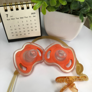 จุกหลอกซิลิโคน แพ็คคู่ เสมือนนมแม่ จุกนมหลอกซิลิโคนนาโนซิลเวอร์ สำหรับทารก จุกนมหลอกซิลิโคนนุ่มพิเศษ