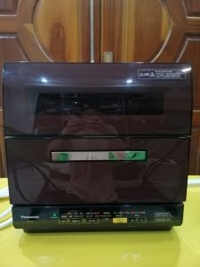 Máy rửa bát nội địa Nhật Panasonic NP-TR8-T (1542E00848)_Hàng nội địa Nhật đã qua sử dụng điện 100V