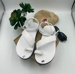 Dép xăng đan màu trắng nữ ( xăng đan học sinh )