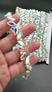 APLIKASI KRISTAL MOTIF MATA LANCIP WARNA AB PELANGI KUALITAS AAA PER YARD