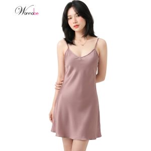 Đầm ngủ WANNABE váy ngủ lụa cổ vuông đơn giản bản vai 4cm mang lại cảm giác kín đáo thoải mái dễ mặc cho bạn DNS69