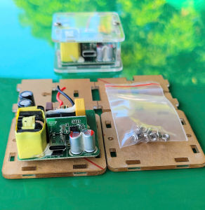 Mạch cóc sạc nhanh 30W hàng xuất châu âu nguồn vào 100v-220V out TypeC và box mica thiết kế riêng siêu đẹp.
