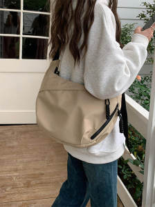 Korean Style Dumpling Bag Large Capacity Commute Bag for Women Casual Versatile Crossbody Bag beg sling perempuan 女士斜挎包
