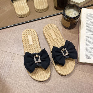 A variety of summer slippers for women to wear fashionable silent non-slip anti-odor wear-resistant lightweight and versatile ins Korean style sandals beach slippers