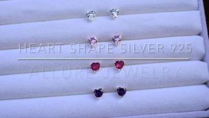 ต่างหูเงินแท้ 925 ประดับเพชร CZ Swiss Diamond รูปหัวใจ รุ่น [ Mind Stone ] ALLURE Jewelry