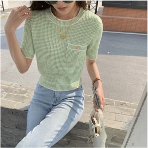 เสื้อยืดคอกลมแขนสั้นถักสไตล์อ่อนโยนพร้อมกระเป๋า