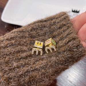 Fashionable Ring Gift 新款真金电镀银针锆石滴油字母方块耳环个性耳钉一款两戴耳饰