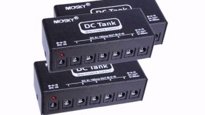 Guitar effects power supply DC output with isolated short-circuit and overcurrent protection