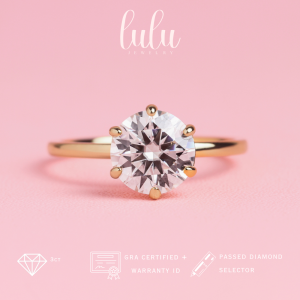 Lulu Moissanite Jewelry - Perhiasan Wanita Cincin Solitaire Berlian Moissanite 1 Carat Lapis Emas 18K - Luna Classic Solitaire Round Cut 6 Claw Moissanite Ring 05CT/1CT/2CT/3CT Sertifikat GRA