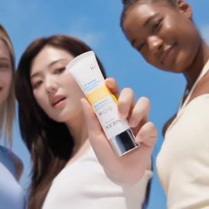 Kem chống nắng AGE20S UV Defense Hydro Calming SPF60 + (50ml)