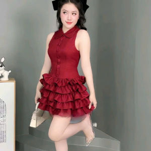 Đầm tiểu thư tầng bèo bánh bèo đầm ngắn tiểu thư Hàn Quốc công sở đi tiệc chất Cotton Lạnh sát nách nút bọc năm tầng cổ sen dáng ngắn