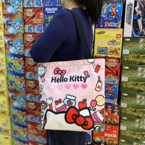 🌺 กระเป๋าสะพายไหล่ งานสวย ผ้านุ่ม กันน้ำ ขนาด 38×36×10 cm