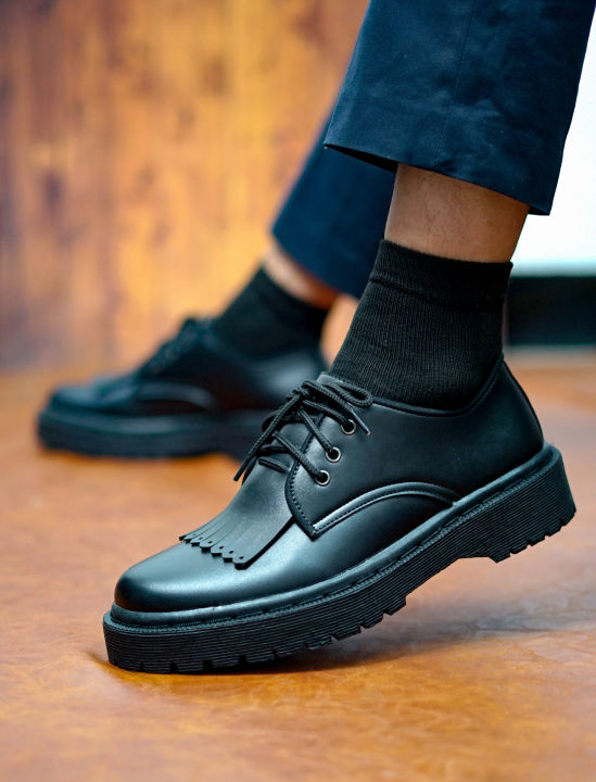 Leather Shoes Hitam Buat Bisnis Santai Gereja Semi Formal Pria Dewasa  Sepatu Kulit Slip On Kondangan Kerja Kantor Full Black Kekinian Keren  Lazada