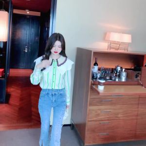 ตุ๊กตา ยืดลาย ปกแขนพืชสไตล์ เกาหลี เสื้อสตรี ชีฟองลาย อินเทอร์เน็ต สูงสำหรับผู้หญิง ตู้สินค้าศูนย์