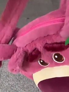 Beg Lotso🧸草莓熊包包 Lotso Plush Shoulder Bag 可爱卡通大容量手提单肩斜挎包 Cute Crossbody Tote Handbag Fashion Bag Gift