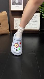 [Free Shipping] Apple WomenS Summer 2026 New Indoor And Outdoor Thick-Soled Non-Slip Odor-Resistant And Antibacterial Closed-Toe Clogs
