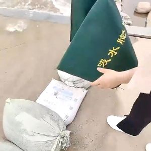 Tấm Chắn Nước Bằng Chất Liệu Kích Hoạt Hoạt Tính Bền Bỉ Sáng Tạo Có Thể Tái Sử Dụng Dành Cho Gar