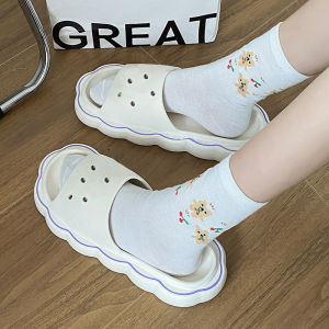 LHFriday พร้อมส่งมาก☄รองเท้าแตะแฟชั่นรองเท้าลำลองมาให้เลือกกัน 4 สีแบบจุกๆกันเลยงานดีมากสีสวยใส่สบายเท้าใส่ไเข้าได้กับทุกชุดของมันต้องมี😊