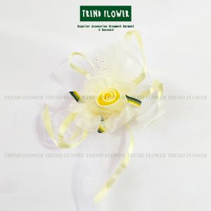 bunga kain putih kuning hijab abaya unik hampers lebaran souvenir pernikahan murah