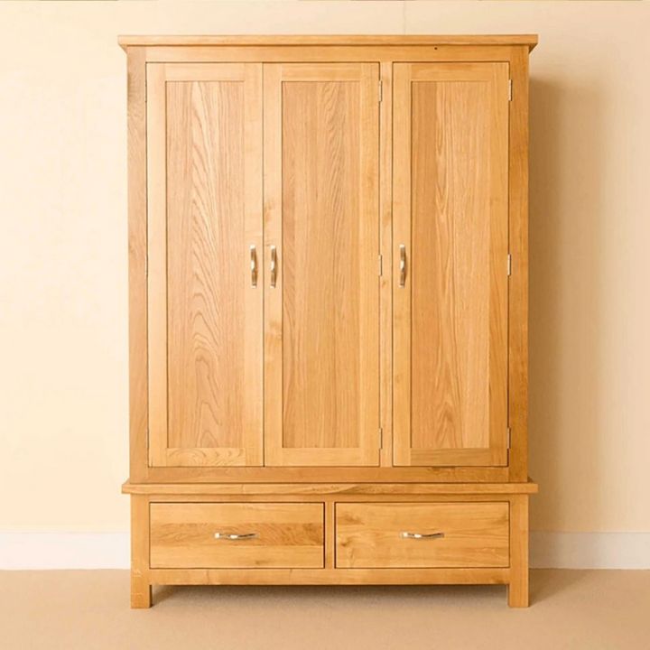 Lemari Pakaian / Lemari Kayu