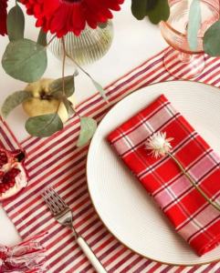 VM 2in1 Reversible RED and Plaid Christmas Placemat made of fabric 2in1 placemat - 1 place mat - 2 looks - made of excellent fabric - reversible - decorative - excellent quality - excllent quality - fabric from abroad - classy and elegant - for christm