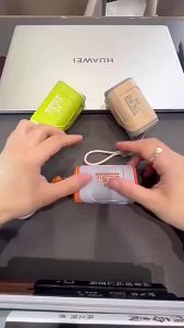 NEW Power Banks AC plug with built-in cable 10000mAh 22.5W super fast charging