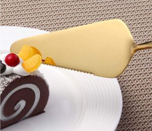 KITCHN Stainless Steel Triangle Cake Shovel Pie Serving Knife / Cake Cutter / Cake Knife / Cake Slicer / Pastry Server