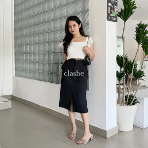 Zora Skirt Rok Cargo Wanita Crinkle Airflow Anti Lecek Korean Style Terbaru Kekinian Viral by Clashe