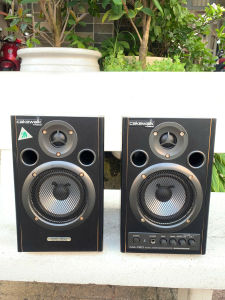 Bán Cặp Loa Bookseolf Liền Công suất Roland MA - 15D Loa kiểm âm giải mã 24bis/129khz (điện 110v) Hàng chuyên nghe nhạc kiểm âm Monitor bãi nhật về