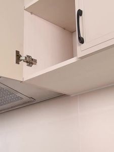SXH Kitchen storage rack for food storage bags No-drill paper towel holder for under the cabinet Nail-free metal inverted paper towel holder