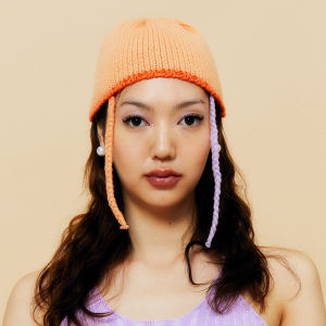 CUPPA - Beanie (5 สี) หมวกไหมพรม ดีเทลเปีย 2 สีห้อย ๆ น่ารักสุด ๆ สไตล์ไอดอล ลุคสตรีท