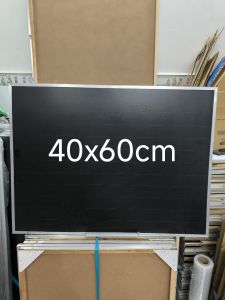 Bảng đen viết phấn viền nhôm kích thước 40x60cm tặng kèm lau bảng