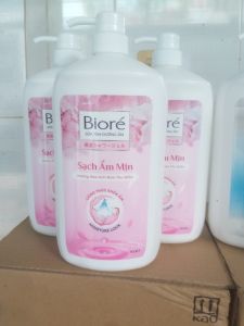 Sữa tắm Biore cấp ẩm mềm mịn không bết rít 1kg hương anh đào/phấn sữa