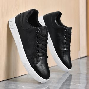 Mens Lightweight and Comfortable Skateboard Shoes Outdoor Casual Sports Shoes 2026