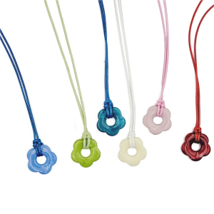 Tối giản Nhiều Màu Vòng cổ dây đeo cổ với mặt dây chuyền hoa Acrylic tuyên bố thời trang gợi cảm mát mẻ cho nữ Phụ nữ