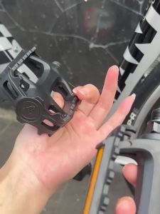 Giant VP-896N Cycling Pedals - Lightweight Aluminum Alloy Sealed DU Bearing Anti-Slip Bike Foot Pedals for Giant ATX XTC Mountain & Road Bikes.