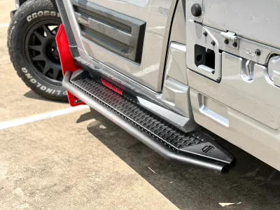 บันไดข้างไฮลักซ์ เเชมป์ Toyota Hilux CHAMP สำหรับช่วงสั้นเเละช่วงยาว มีให้เลือก 3เเบบ - Side steps for Hilux Champ