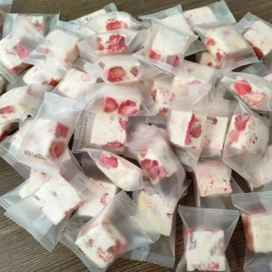 [ Thơm ngon ] 100g Bánh sữa dê dâu tây sấy khô mềm ngon ăn ngon dinh dưỡng tốt cho sức khỏe
