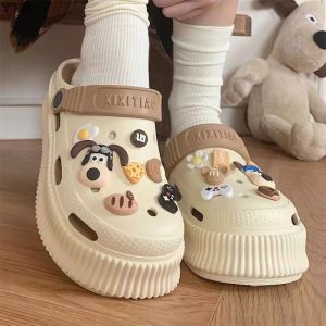 New style hole slippers womens summer wear Baotou cute cartoon sandals for girl