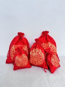 ถุงผ้าหูรูด สไตล์จีน สีแดง ปักลายมงคล ถุงใส่ส้ม ใส่ของชำร่วยงานแต่งงาน มี 3 ขนาด พร้อมส่ง